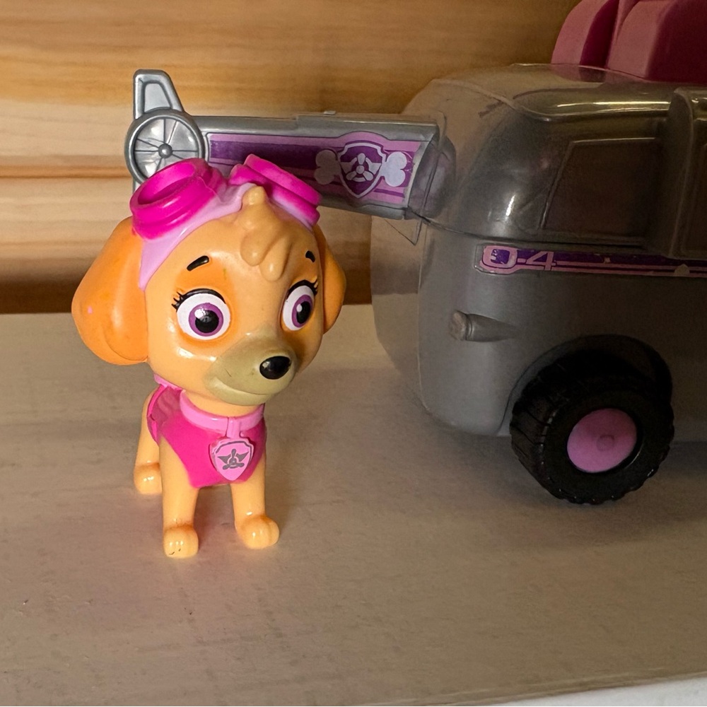 Paw patrol Skye with helicopter. Must be bundled.